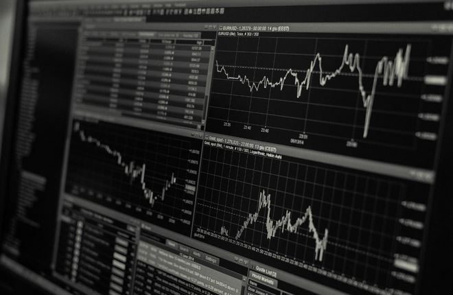 Investimentos, seguros, compras, tudo online: isso é bom? Investimentos, seguros, compras, tudo online: isso é bom?