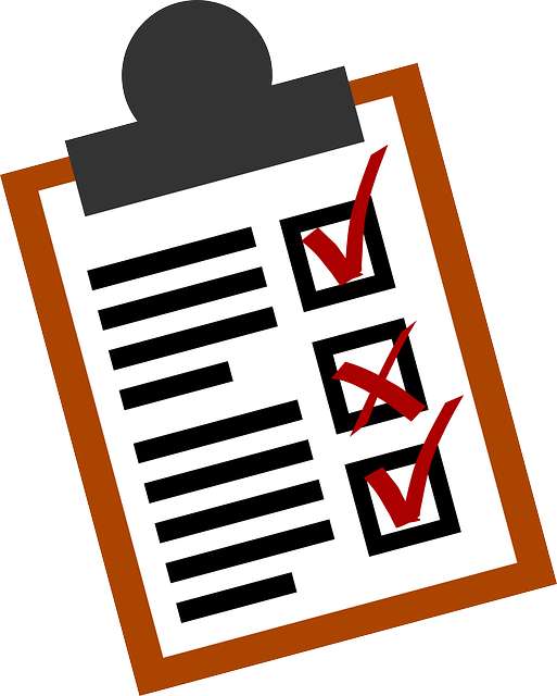 Desenho de um checklist amarelo com três itens.