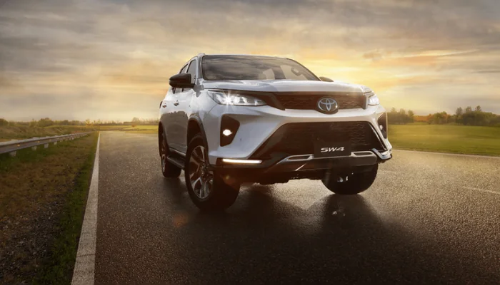 SW4 representada por uma foto do carro SW4.