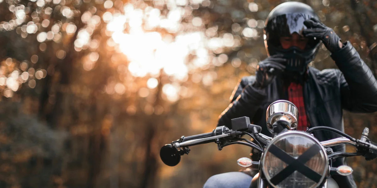 10 Dicas essenciais para andar de moto com segurança