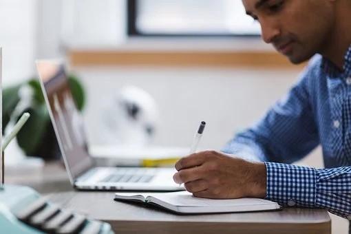 Como o corretor de seguros deve se adaptar à Era Digital para vender mais
