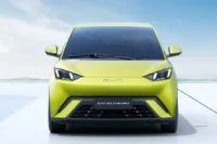 Seguro BYD Dolphin Mini representado por um BYD dolphin mini.