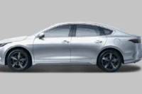 Seguro byd king dm-i representado por uma foto do carro byd king dm-i.