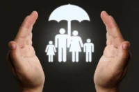 seguro de vida de 400 mil sendo representado por um família de led